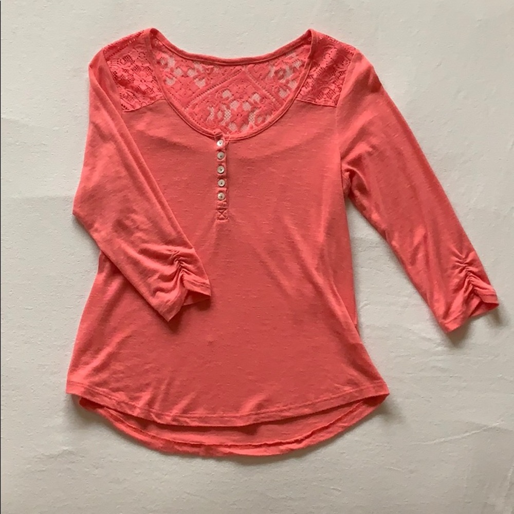 Peach Top with Lace 🍑